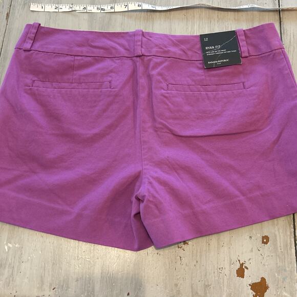 NWT Banana Republic Purple Ryan Fit Shorts 3” Inseam Women’s Sz 12 Button Accent - Picture 7 of 8